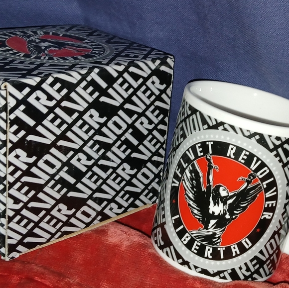 Velvet revolver mug - Picture 2 of 3